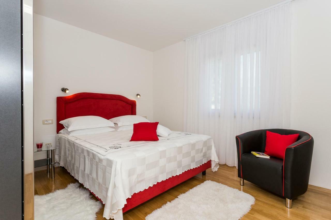 Villa Sweet Home Marija With Heated Pool Split Exteriör bild