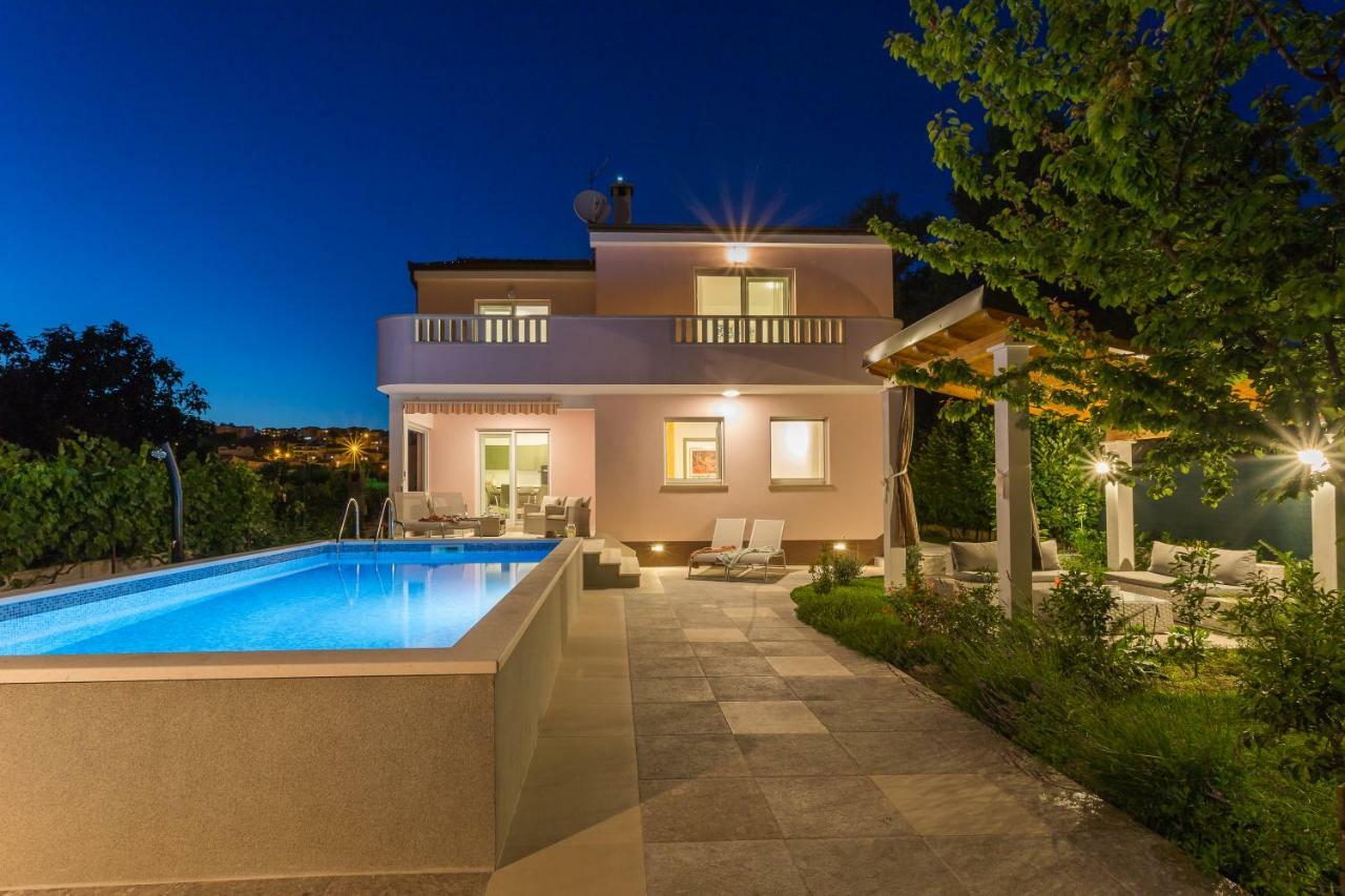 Villa Sweet Home Marija With Heated Pool Split Exteriör bild