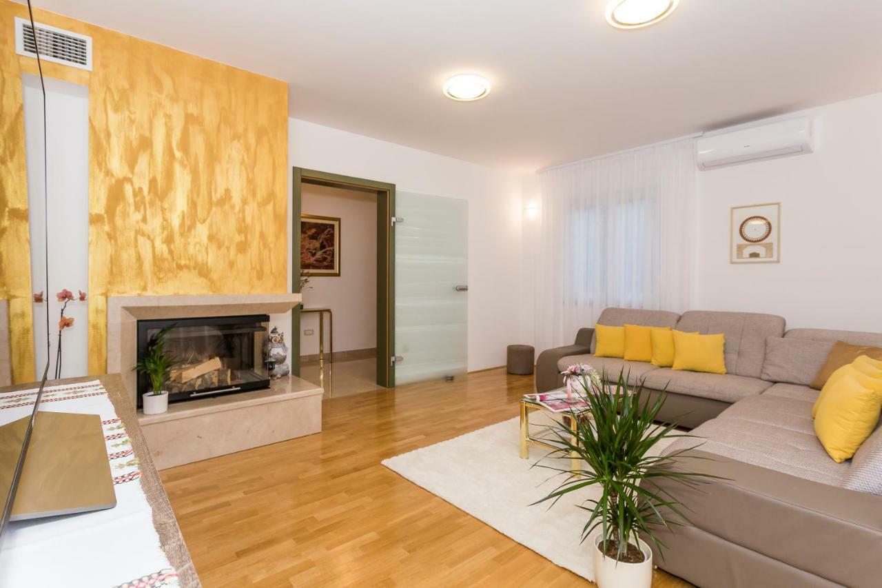 Villa Sweet Home Marija With Heated Pool Split Exteriör bild